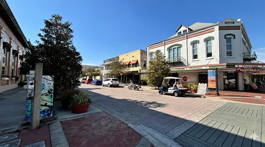 待售: $300,000 (2.50 acres)