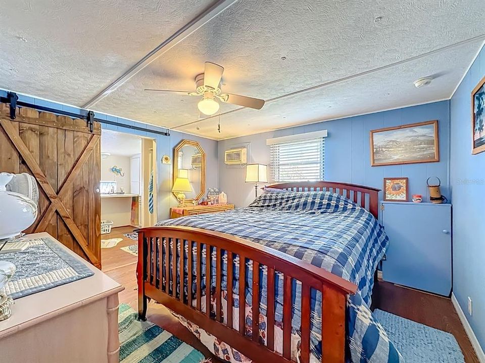 На продажу: $116,000 (2 спален, 2 ванн, 924 Квадратных фут)