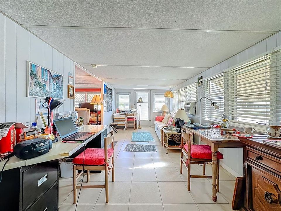 На продажу: $116,000 (2 спален, 2 ванн, 924 Квадратных фут)