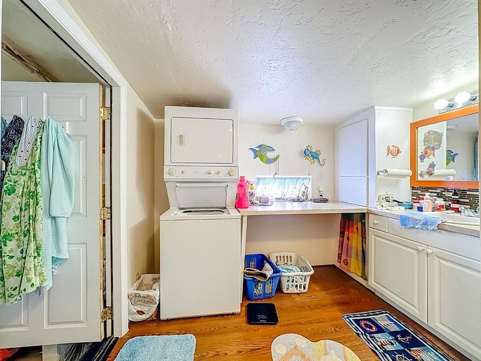 На продажу: $116,000 (2 спален, 2 ванн, 924 Квадратных фут)