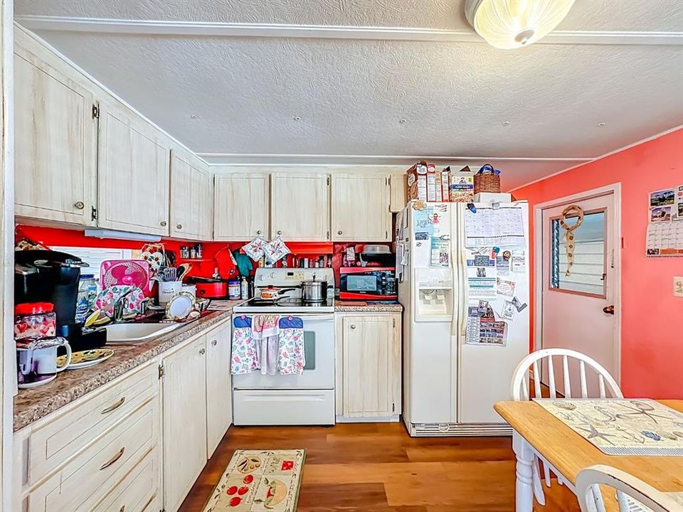 На продажу: $116,000 (2 спален, 2 ванн, 924 Квадратных фут)