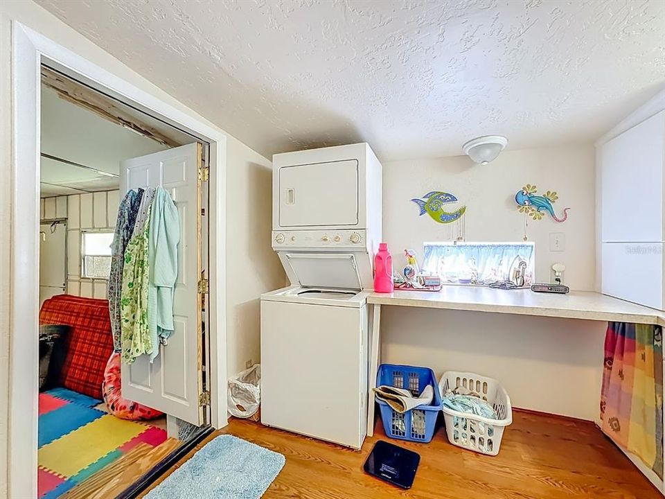 На продажу: $116,000 (2 спален, 2 ванн, 924 Квадратных фут)