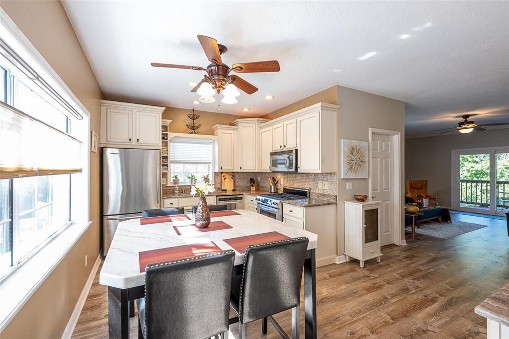 For Sale: $449,900 (3 beds, 2 baths, 1600 Square Feet)