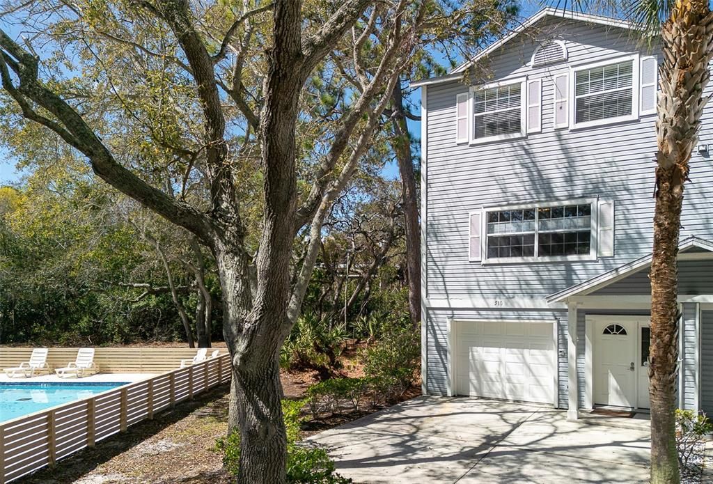 For Sale: $449,900 (3 beds, 2 baths, 1600 Square Feet)
