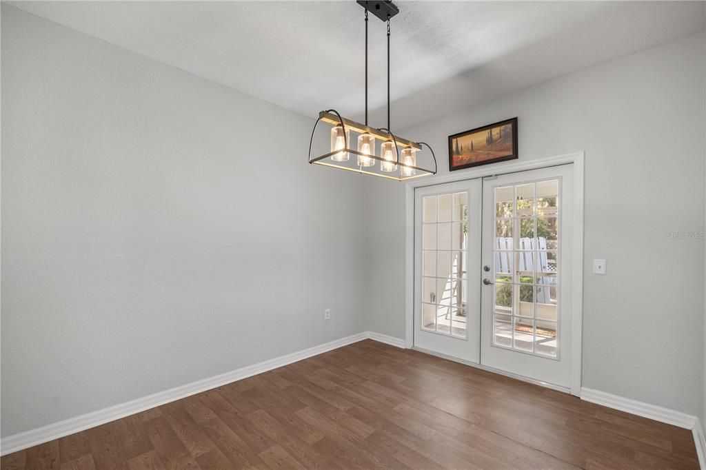 For Sale: $185,900 (3 beds, 2 baths, 1401 Square Feet)