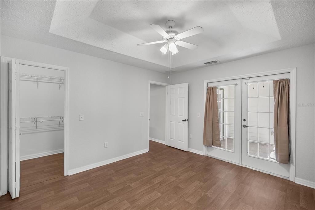 For Sale: $185,900 (3 beds, 2 baths, 1401 Square Feet)