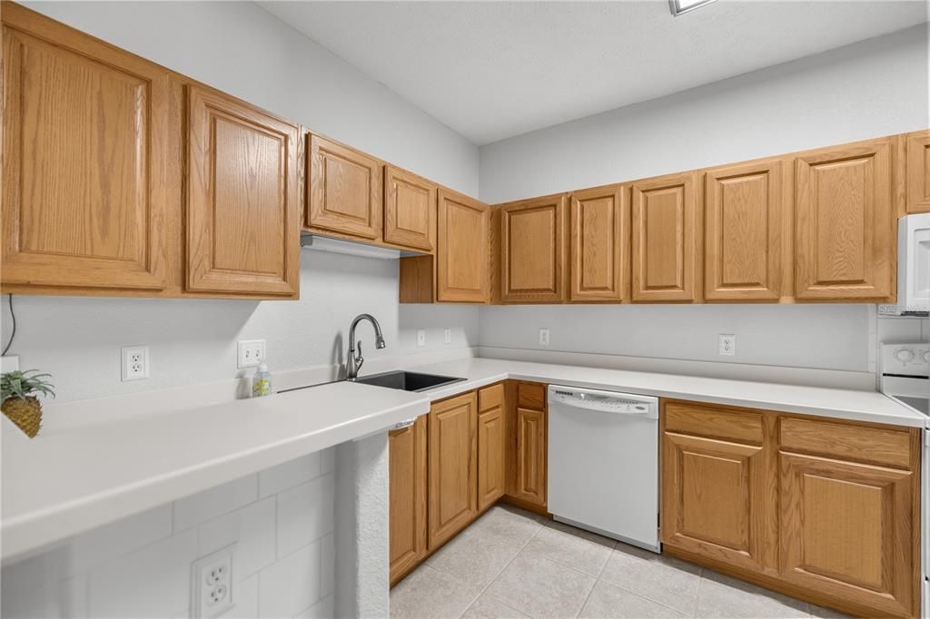For Sale: $185,900 (3 beds, 2 baths, 1401 Square Feet)