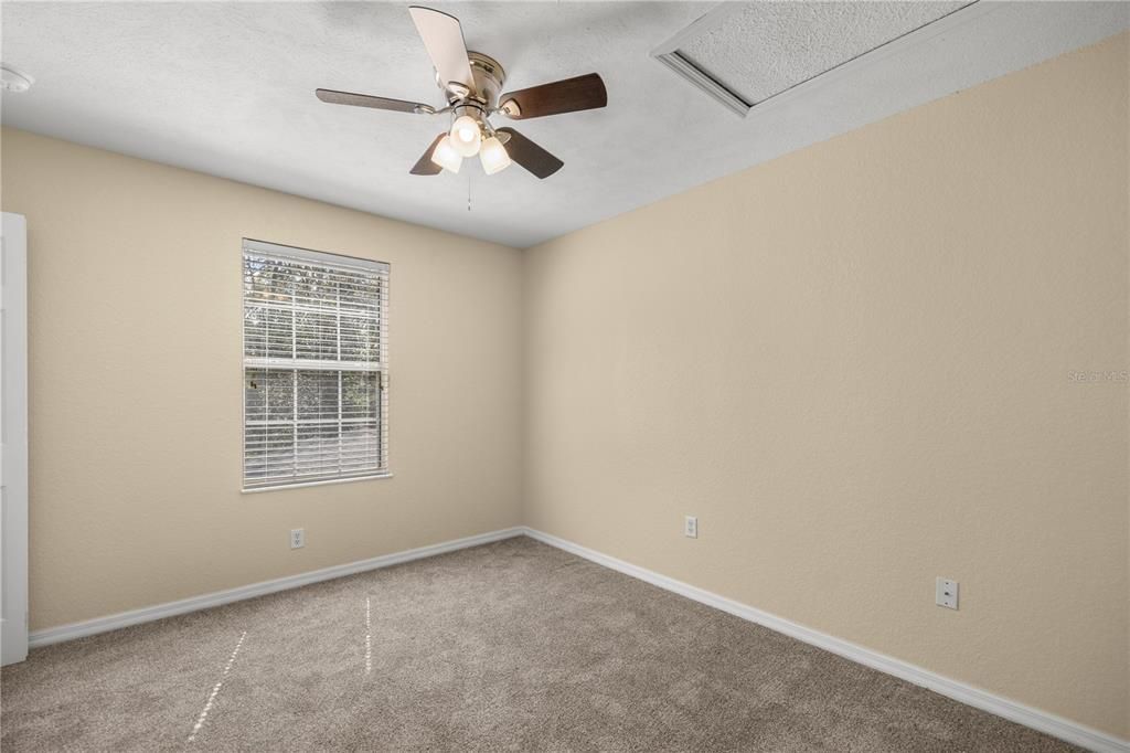 For Sale: $185,900 (3 beds, 2 baths, 1401 Square Feet)