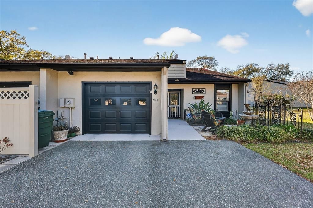 For Sale: $328,000 (3 beds, 2 baths, 1610 Square Feet)