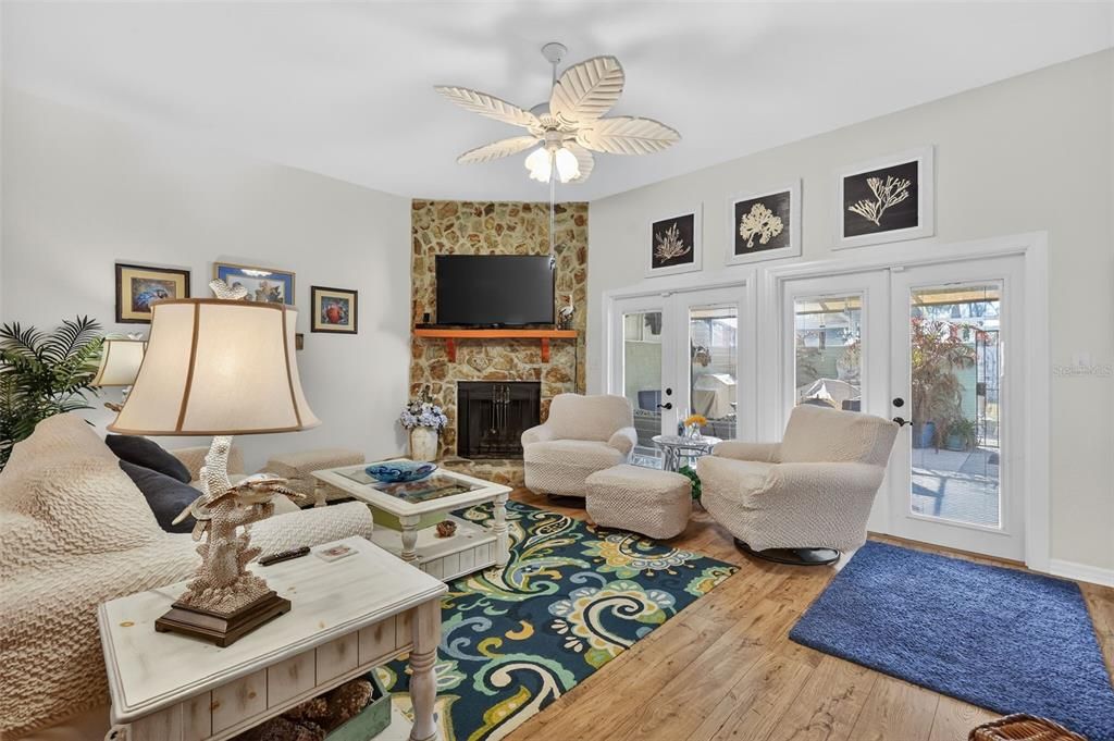 For Sale: $328,000 (3 beds, 2 baths, 1610 Square Feet)