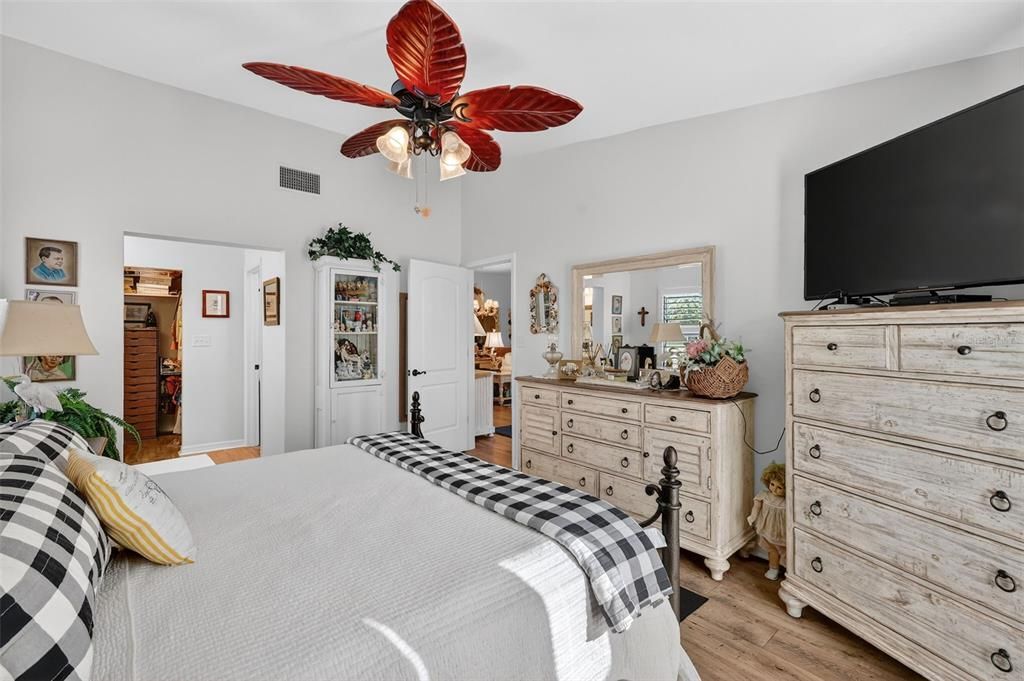 For Sale: $328,000 (3 beds, 2 baths, 1610 Square Feet)