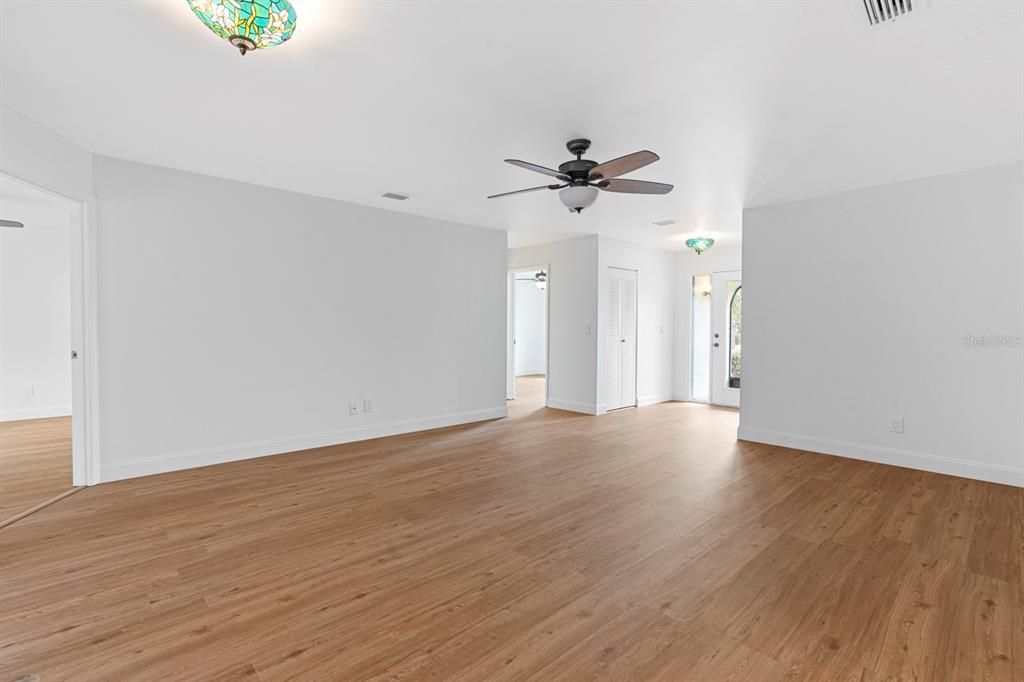 Activo con contrato: $145,000 (2 camas, 2 baños, 1203 Pies cuadrados)