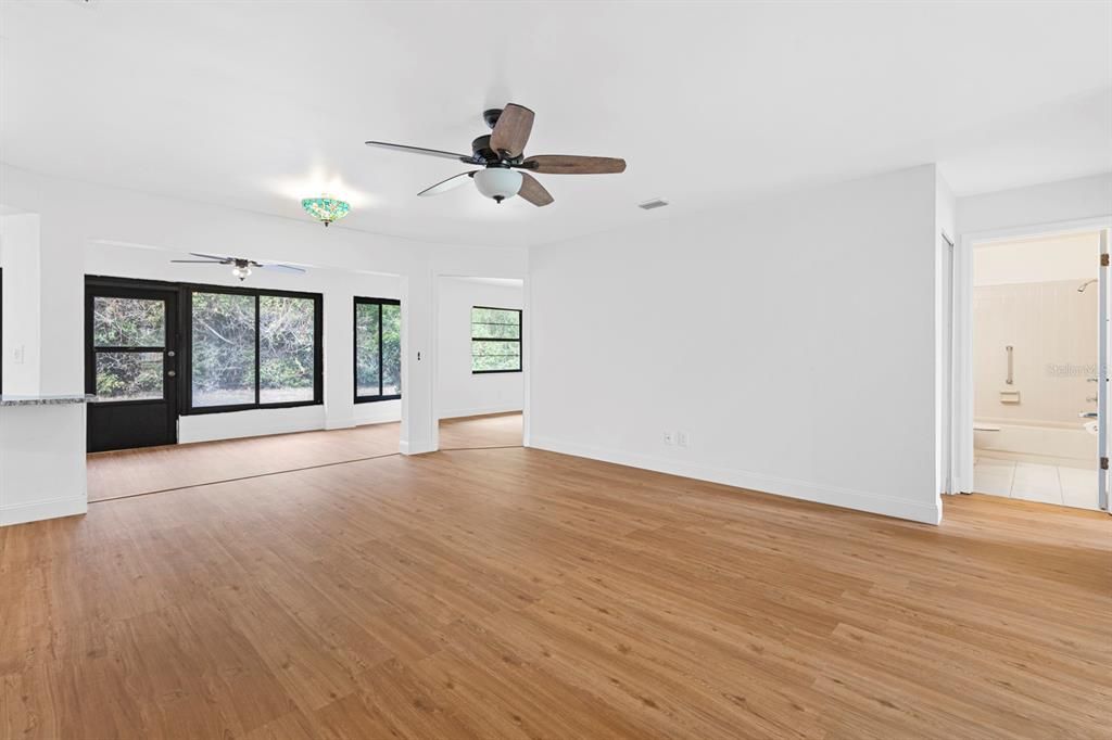 Activo con contrato: $145,000 (2 camas, 2 baños, 1203 Pies cuadrados)