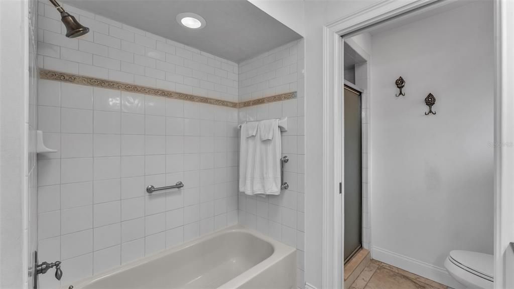 На продажу: $439,999 (3 спален, 2 ванн, 2474 Квадратных фут)