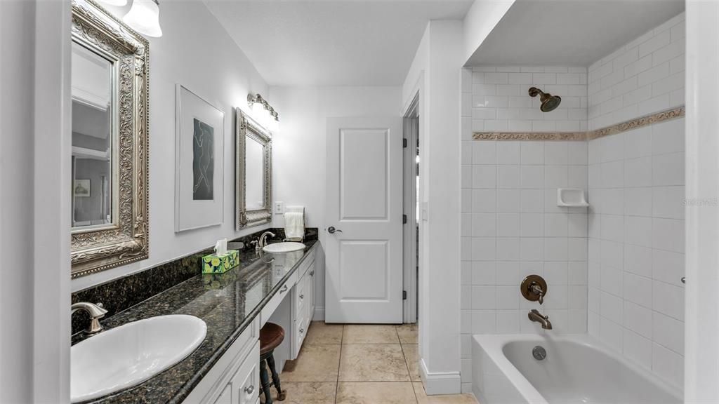 На продажу: $439,999 (3 спален, 2 ванн, 2474 Квадратных фут)