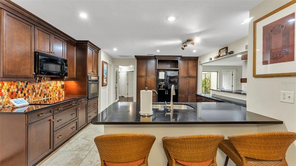 На продажу: $439,999 (3 спален, 2 ванн, 2474 Квадратных фут)