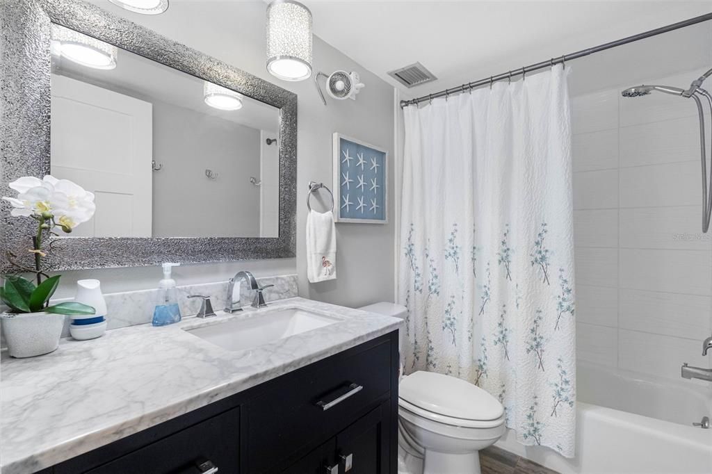 For Sale: $529,000 (2 beds, 2 baths, 1070 Square Feet)