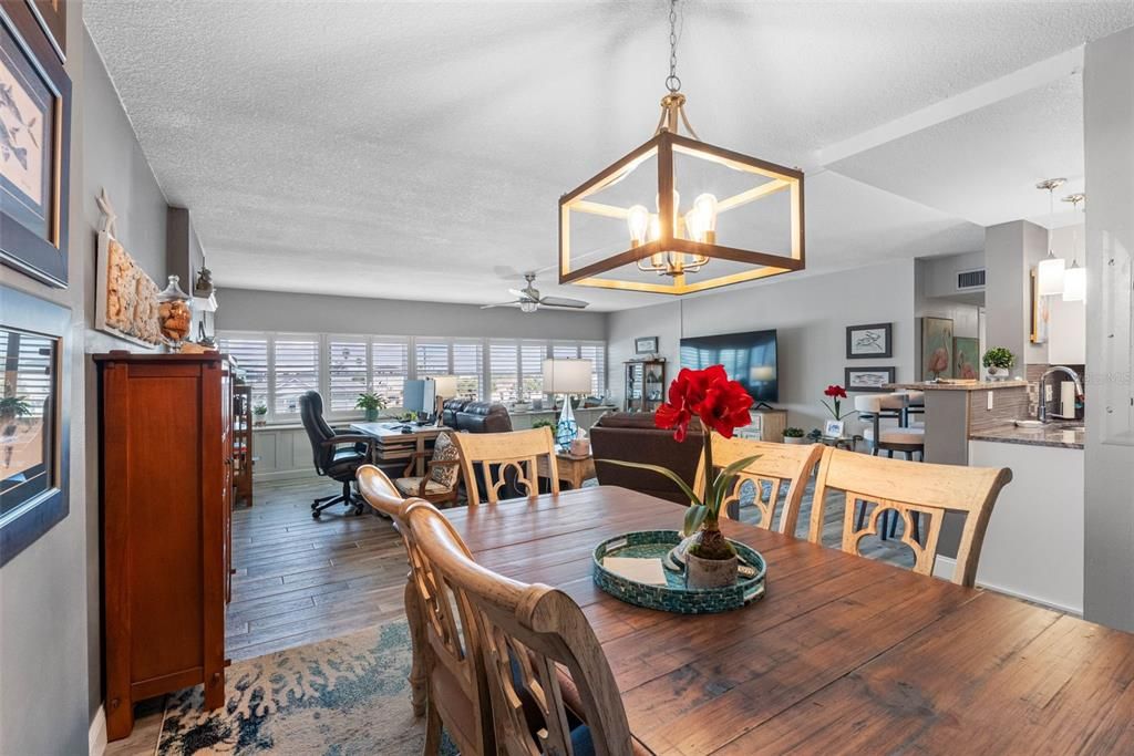 For Sale: $529,000 (2 beds, 2 baths, 1070 Square Feet)