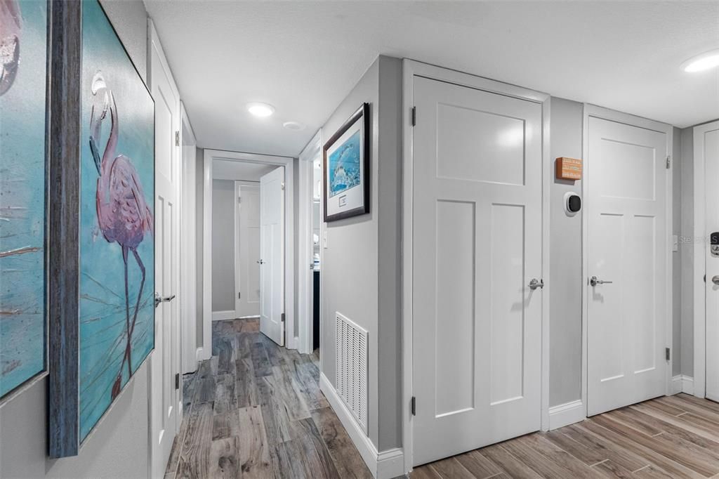 For Sale: $529,000 (2 beds, 2 baths, 1070 Square Feet)