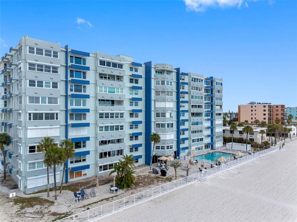 For Sale: $529,000 (2 beds, 2 baths, 1070 Square Feet)