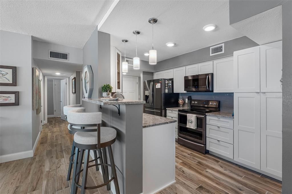 For Sale: $529,000 (2 beds, 2 baths, 1070 Square Feet)