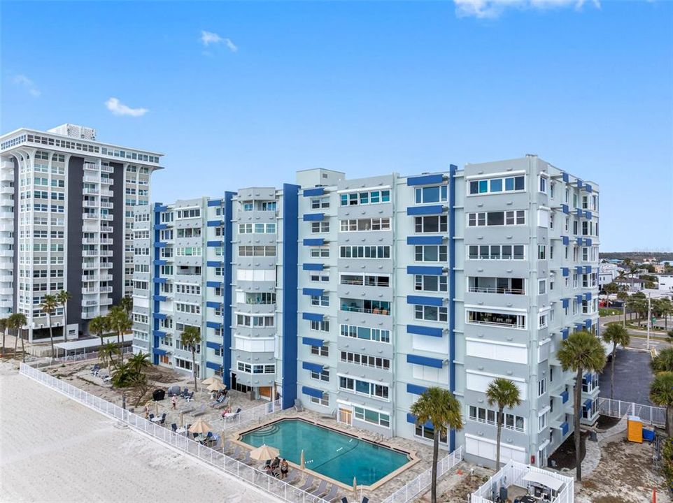 For Sale: $529,000 (2 beds, 2 baths, 1070 Square Feet)