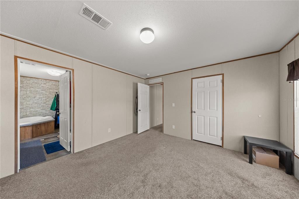 На продажу: $204,900 (3 спален, 2 ванн, 1352 Квадратных фут)