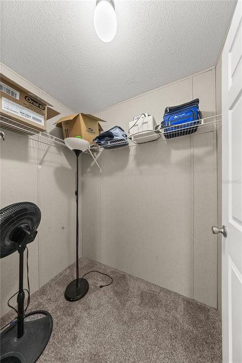 На продажу: $204,900 (3 спален, 2 ванн, 1352 Квадратных фут)