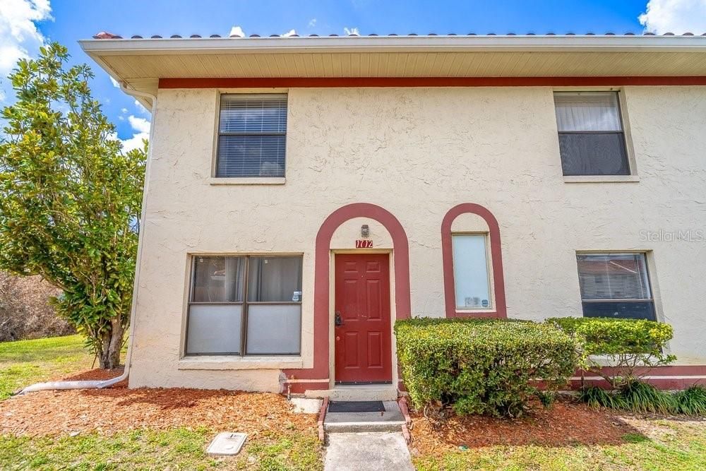 На продажу: $185,900 (2 спален, 2 ванн, 1332 Квадратных фут)