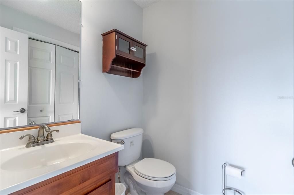 На продажу: $185,900 (2 спален, 2 ванн, 1332 Квадратных фут)