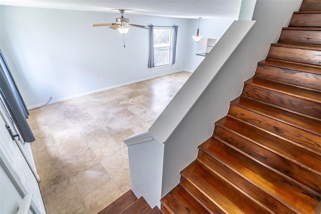 На продажу: $185,900 (2 спален, 2 ванн, 1332 Квадратных фут)