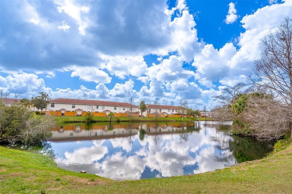 На продажу: $185,900 (2 спален, 2 ванн, 1332 Квадратных фут)