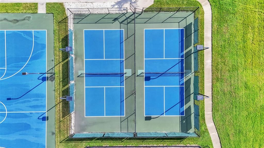 Под контрактом: $368,000 (3 спален, 2 ванн, 1906 Квадратных фут)