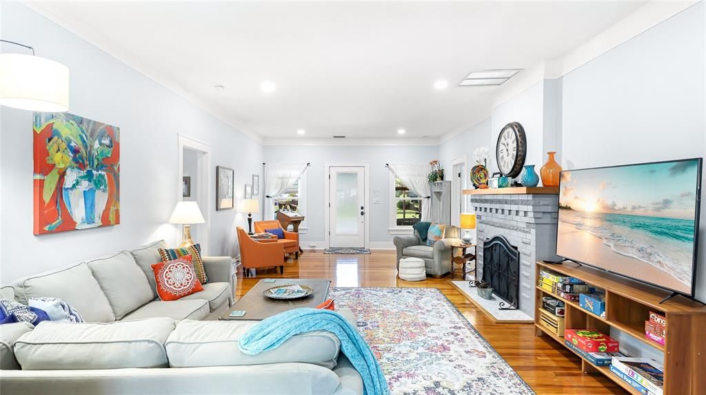 Active With Contract: $759,000 (3 beds, 2 baths, 1708 Square Feet)
