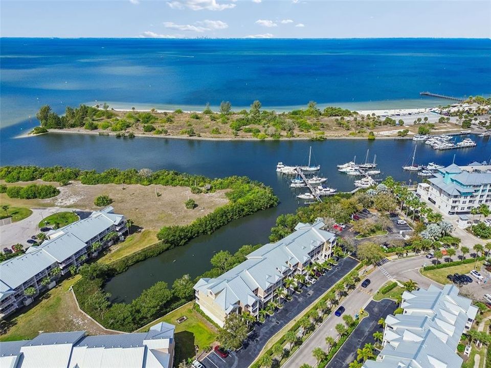 На продажу: $339,000 (2 спален, 2 ванн, 1258 Квадратных фут)