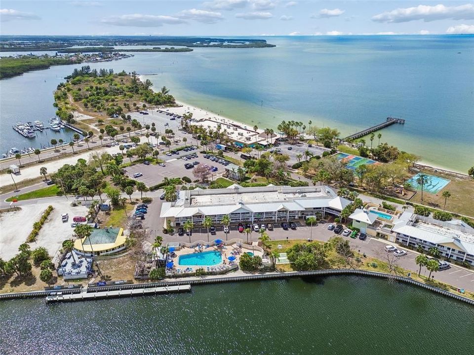 На продажу: $339,000 (2 спален, 2 ванн, 1258 Квадратных фут)
