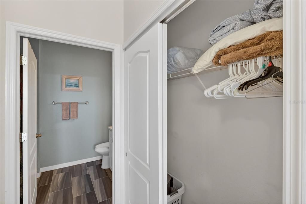 Active With Contract: $148,000 (1 beds, 1 baths, 661 Square Feet)