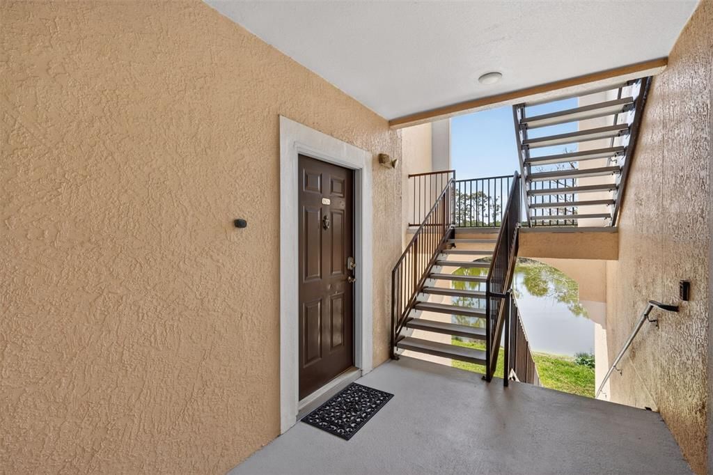 Active With Contract: $148,000 (1 beds, 1 baths, 661 Square Feet)