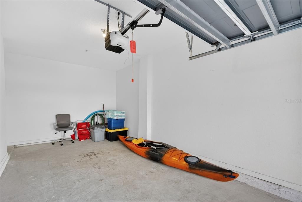 Active With Contract: $148,000 (1 beds, 1 baths, 661 Square Feet)