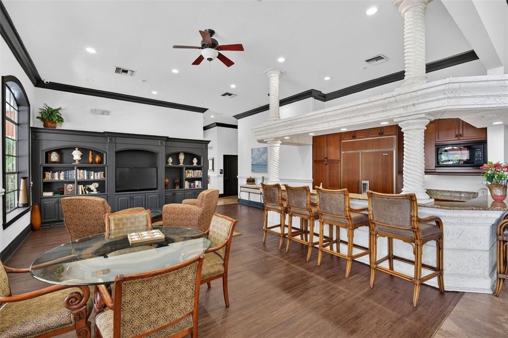 Active With Contract: $148,000 (1 beds, 1 baths, 661 Square Feet)