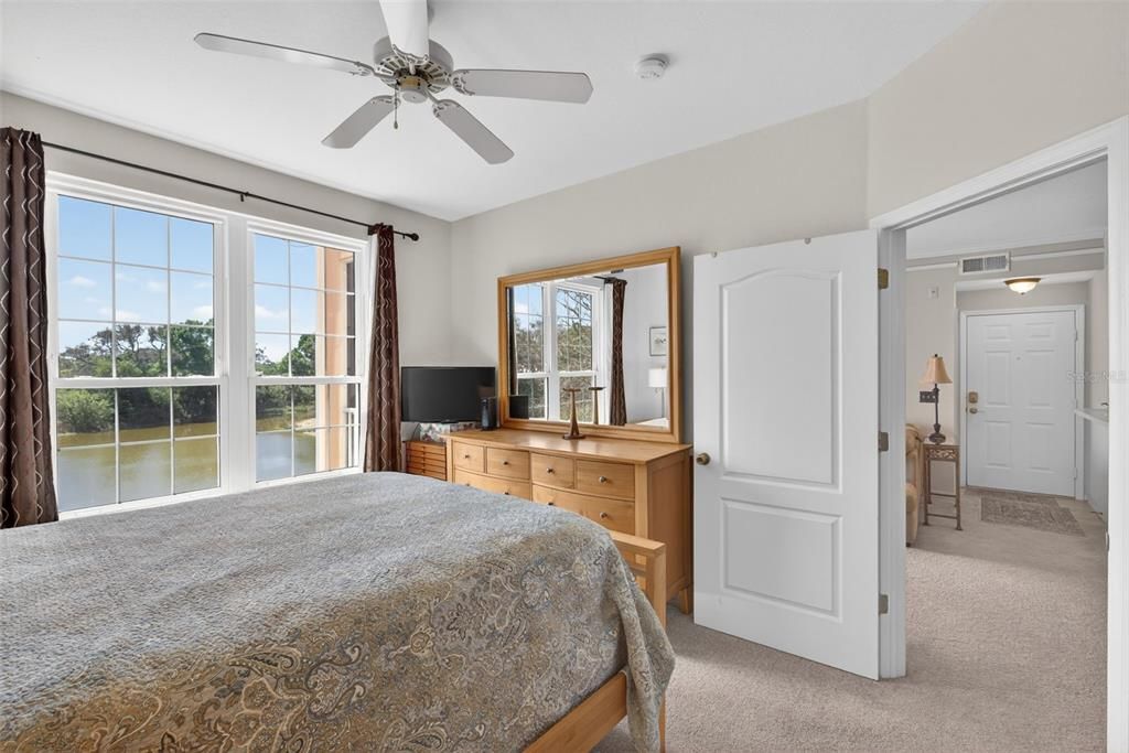 Active With Contract: $148,000 (1 beds, 1 baths, 661 Square Feet)