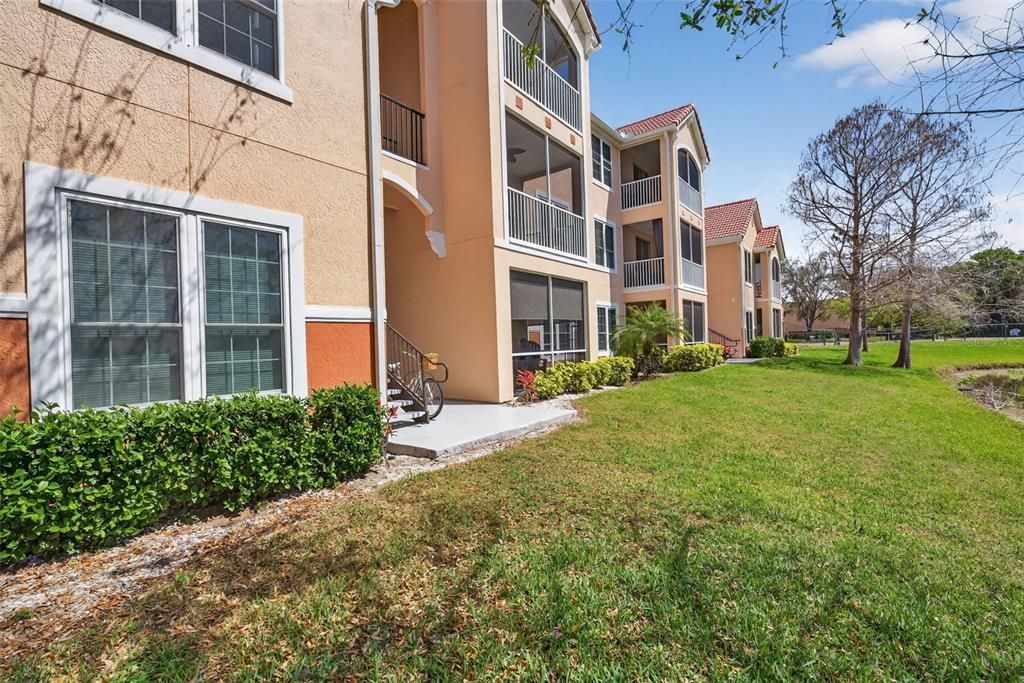 Active With Contract: $148,000 (1 beds, 1 baths, 661 Square Feet)