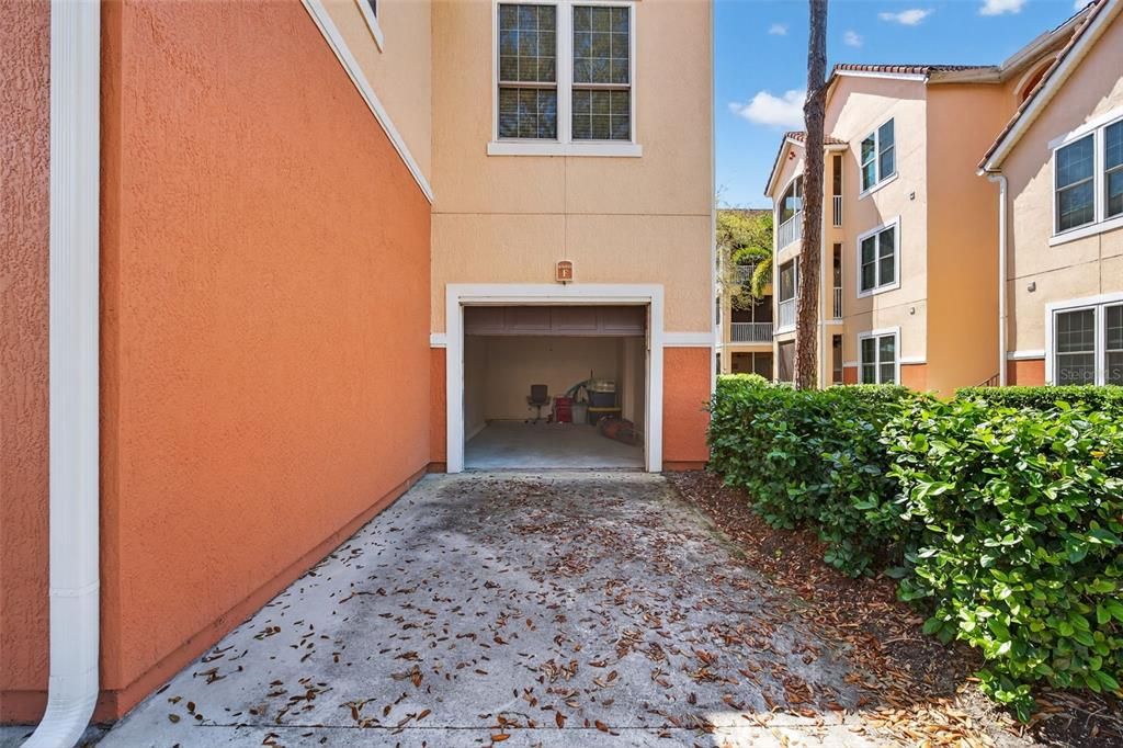 Active With Contract: $148,000 (1 beds, 1 baths, 661 Square Feet)