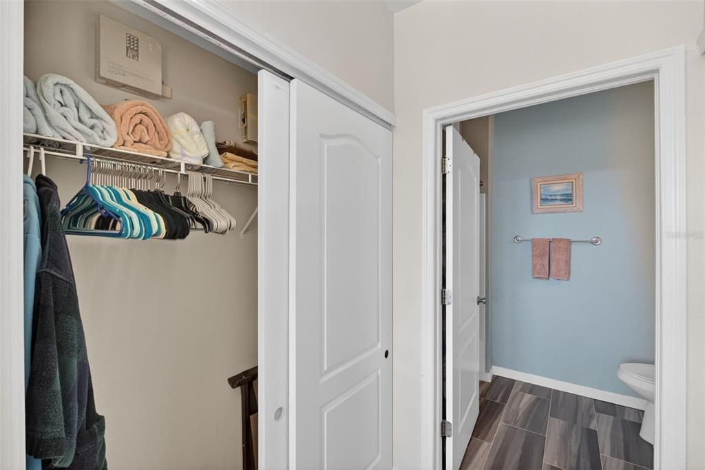 Active With Contract: $148,000 (1 beds, 1 baths, 661 Square Feet)