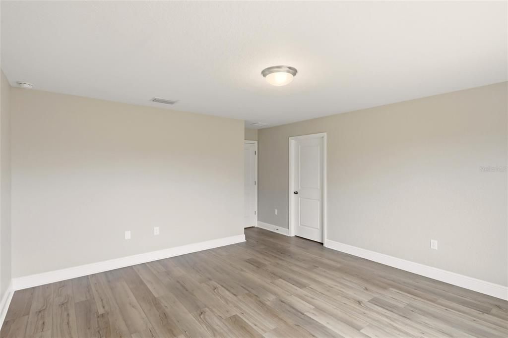 Active With Contract: $309,000 (4 beds, 2 baths, 1860 Square Feet)