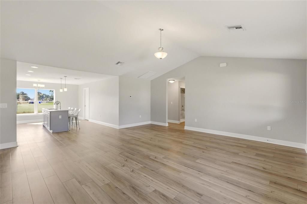 Active With Contract: $309,000 (4 beds, 2 baths, 1860 Square Feet)