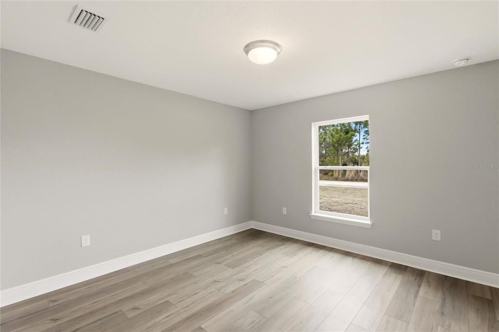 Active With Contract: $309,000 (4 beds, 2 baths, 1860 Square Feet)