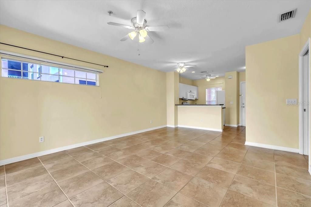 Activo con contrato: $142,500 (2 camas, 2 baños, 924 Pies cuadrados)