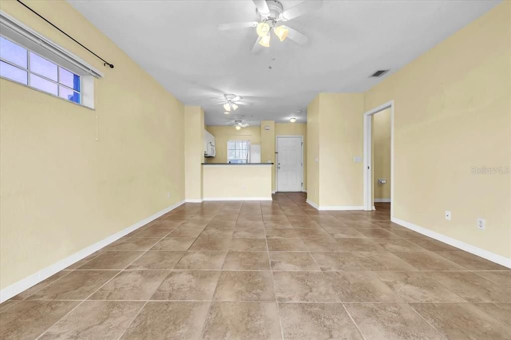 Activo con contrato: $142,500 (2 camas, 2 baños, 924 Pies cuadrados)