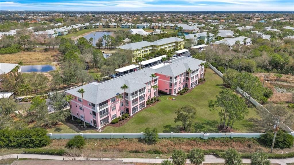 Activo con contrato: $142,500 (2 camas, 2 baños, 924 Pies cuadrados)